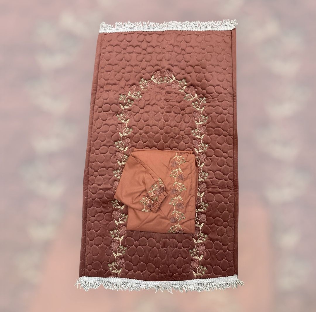 طقم صلاة مكون من شرشف صلاة وسجاد ١ سم