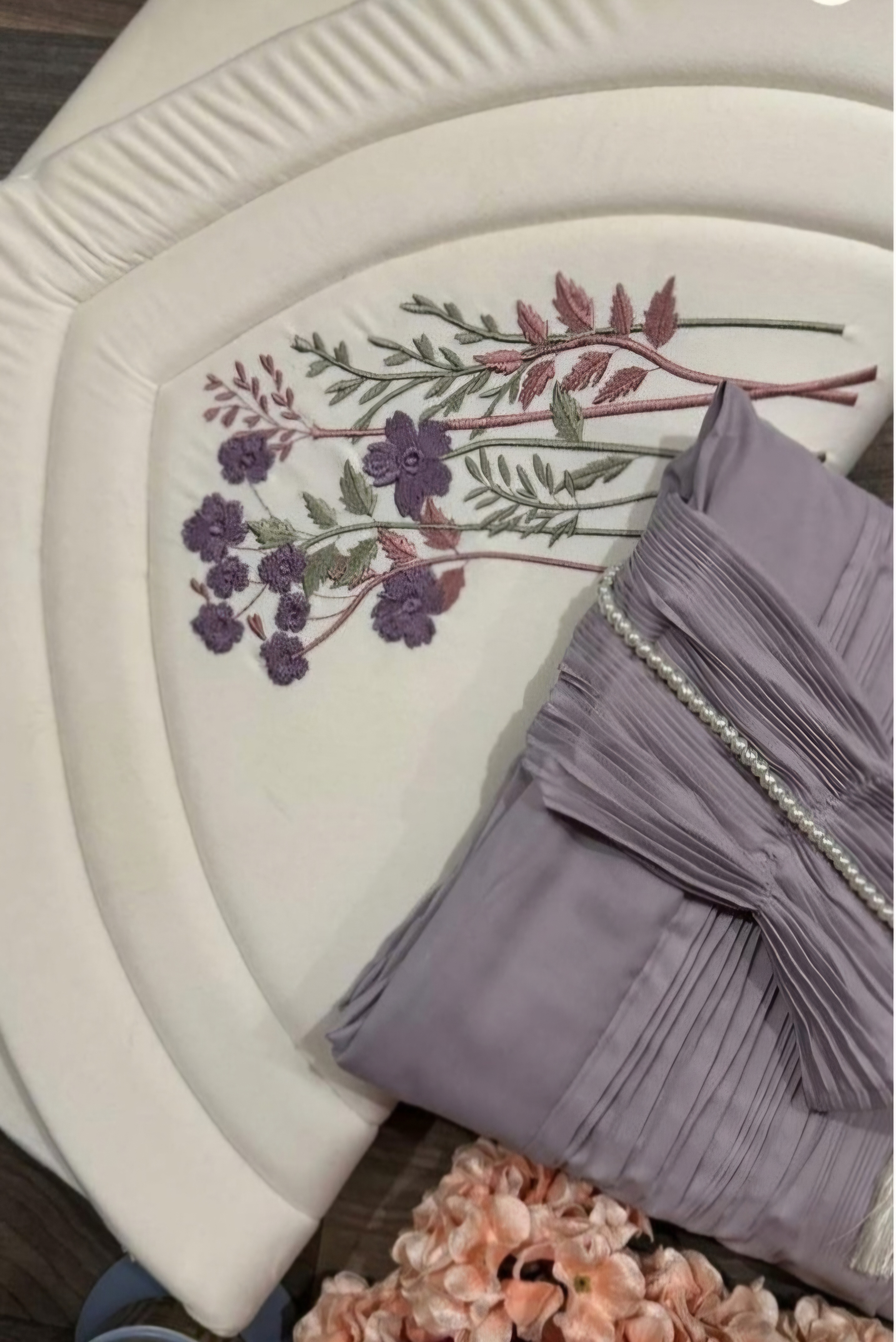 طقم صلاة مكون من شرشف صلاة وسجاد مبطن تركي وغلاف مصحف .