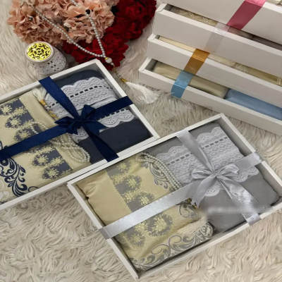 بوكس لطقم صلاة مكون من شرشف صلاة و سجادة وسبحة