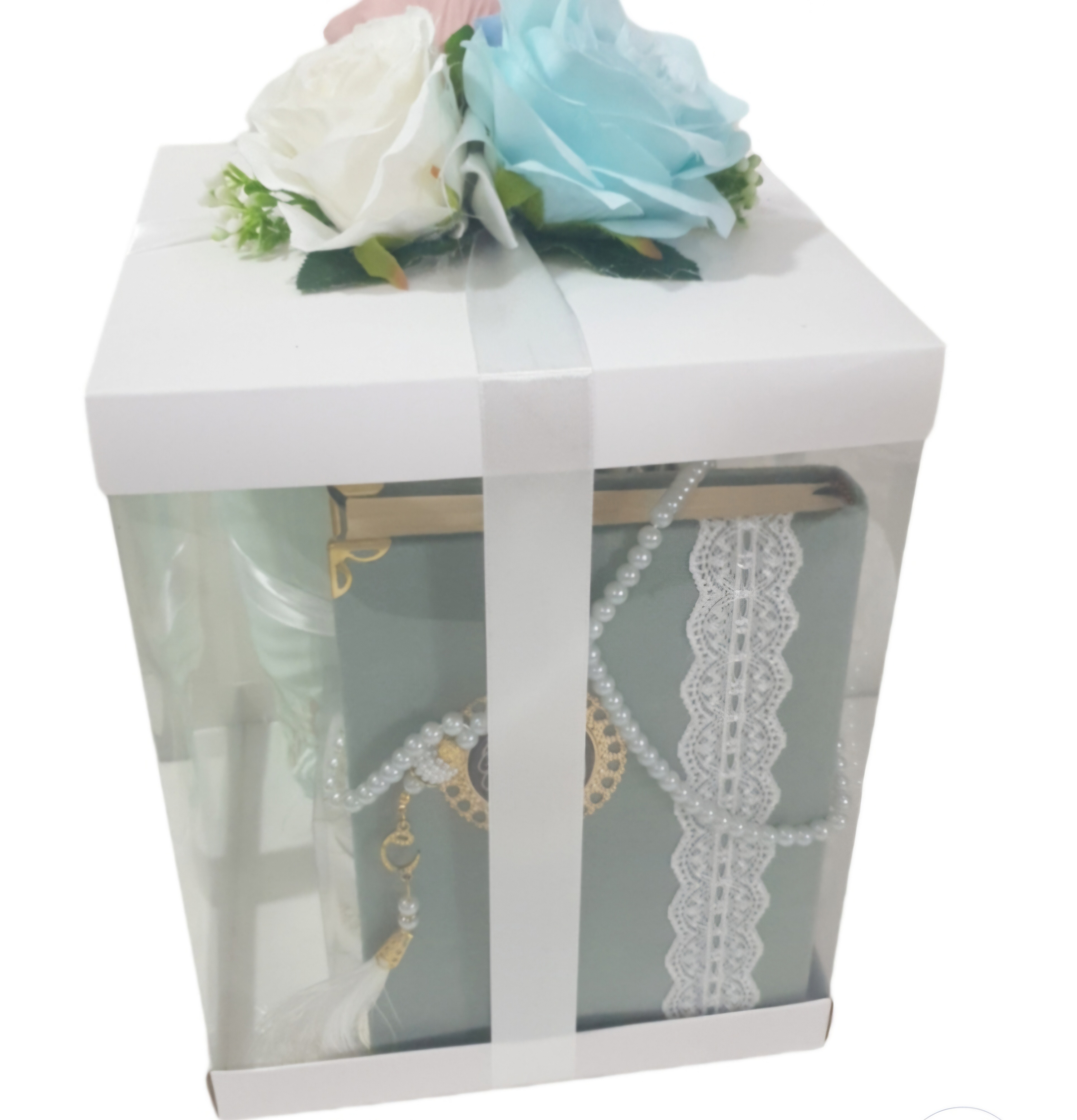 بوكس هدايا متكامل مكون من سجاد وشرسف صلاة ومبخره وسبحه ومصحف 